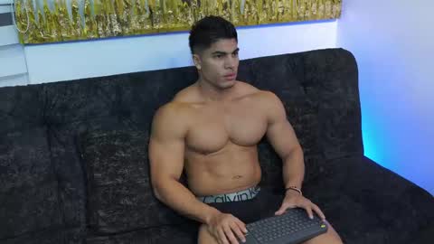 Snapshot of romano_kentt12 chatting on 06-07-26, 03:32 romano_kentt12 online show from 06-07-26, 03:32
