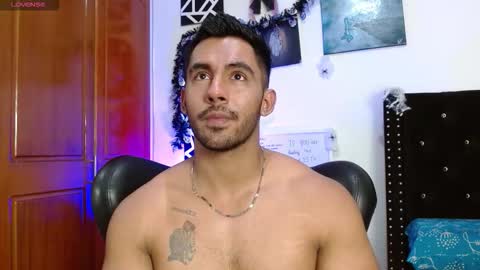 Snapshot of romanpearce_ chatting on 10-21-25, 08:31 Roman online show from 10-21-25, 08:31