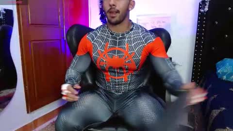 Snapshot of romanpearce_ chatting on 10-30-25, 09:59 Roman online show from 10-30-25, 09:59