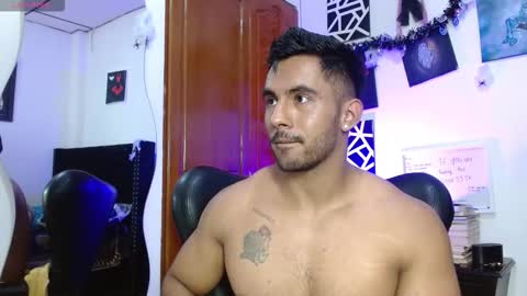 Snapshot of romanpearce_ chatting on 11-03-25, 09:27 Roman online show from 11-03-25, 09:27