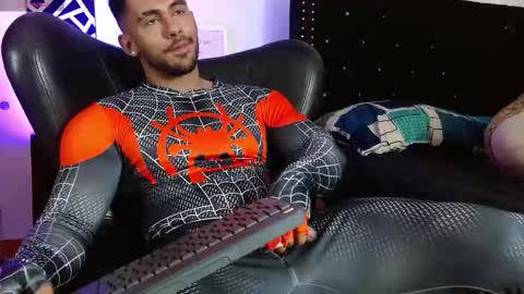 Snapshot of romanpearce_ chatting on 11-25-25, 06:52 Roman online show from 11-25-25, 06:52