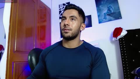 Snapshot of romanpearce_ chatting on 01-16-26, 08:46 Roman online show from 01-16-26, 08:46