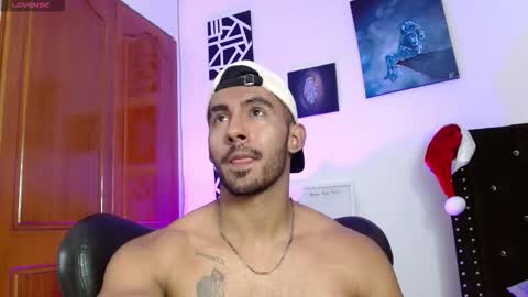 Snapshot of romanpearce_ chatting on 02-05-26, 08:24 Roman online show from 02-05-26, 08:24