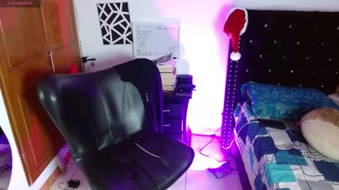 Snapshot of romanpearce_ chatting on 02-13-26, 09:44 Roman online show from 02-13-26, 09:44