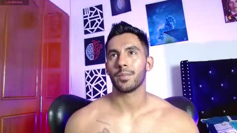 Snapshot of romanpearce_ chatting on 03-03-26, 08:26 Roman online show from 03-03-26, 08:26