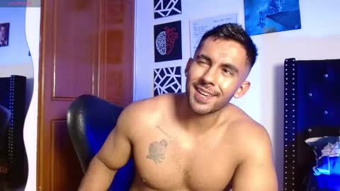 Snapshot of romanpearce_ chatting on 03-06-26, 09:22 Roman online show from 03-06-26, 09:22