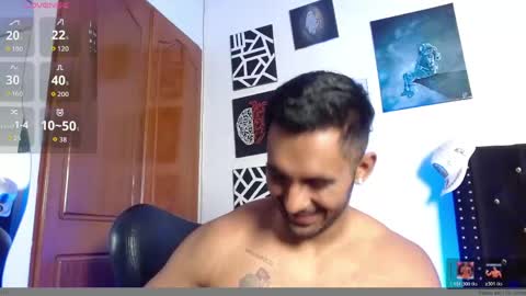 Snapshot of romanpearce_ chatting on 05-15-26, 09:11 Roman online show from 05-15-26, 09:11