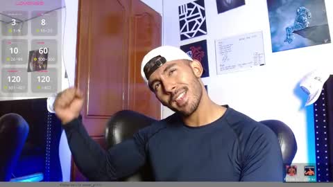 Snapshot of romanpearce_ chatting on 05-16-26, 11:03 Roman online show from 05-16-26, 11:03