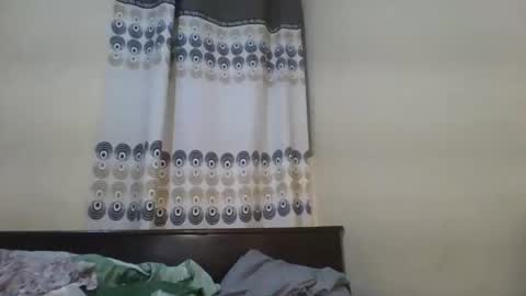 Snapshot of romantic2u4 chatting on 11-23-25, 10:42 Emma online show from 11-23-25, 10:42