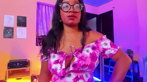 Snapshot of romantic_stargirl chatting on 02-25-25, 12:55 Is A Belle online show from 02-25-25, 12:55