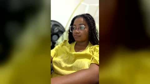 Snapshot of romantic_stargirl chatting on 12-19-25, 04:03 Is A Belle online show from 12-19-25, 04:03