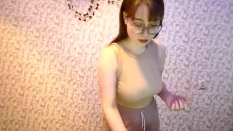 Snapshot of romeliamimozo chatting on 11-21-25, 11:31 Alya online show from 11-21-25, 11:31