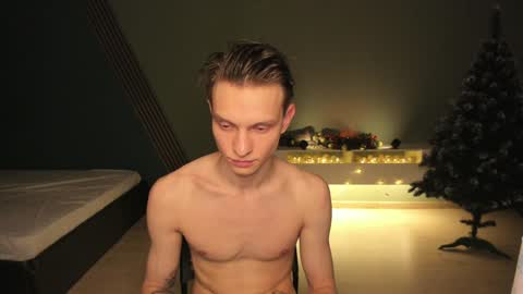 Snapshot of romeo_mercy chatting on 12-23-24, 12:35 Romeo online show from 12-23-24, 12:35