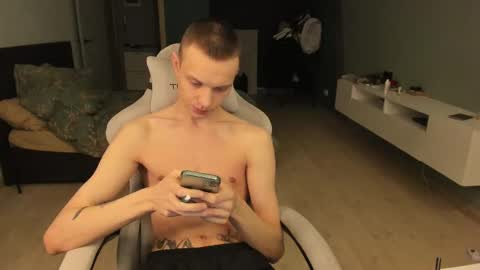 Snapshot of romeo_mercy chatting on 02-25-25, 02:22 Romeo online show from 02-25-25, 02:22