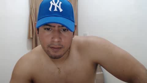Snapshot of romeo_myroom chatting on 01-26-25, 07:52 Romeos Room online show from 01-26-25, 07:52