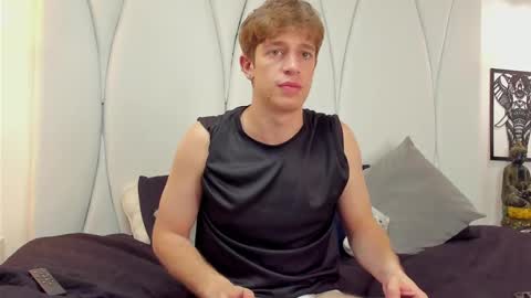 Snapshot of romeo_ricci1 chatting on 12-27-24, 03:48 Romeo Ricci online show from 12-27-24, 03:48