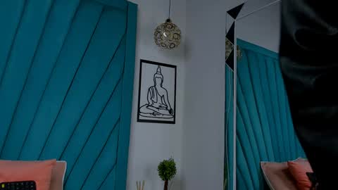 Snapshot of romeo_ricci1 chatting on 01-17-25, 12:42 Romeo Ricci online show from 01-17-25, 12:42