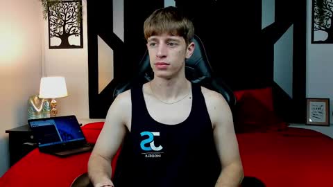 Snapshot of romeo_ricci1 chatting on 11-18-25, 12:20 Romeo Ricci online show from 11-18-25, 12:20