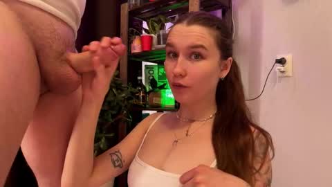 Snapshot of romeokatereborn chatting on 10-24-25, 11:06 Romeo and Kate online show from 10-24-25, 11:06