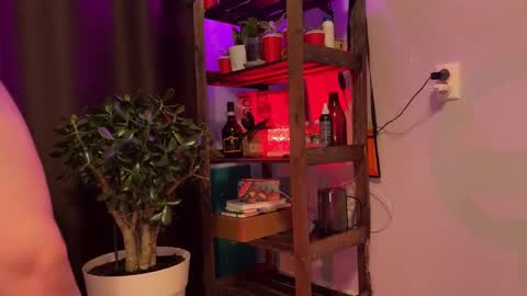 Snapshot of romeokatereborn chatting on 10-28-25, 12:52 Romeo and Kate online show from 10-28-25, 12:52