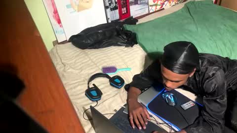 Snapshot of romeotyn chatting on 02-09-25, 10:31 romeotyn online show from 02-09-25, 10:31