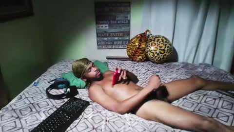 Snapshot of romeotyn chatting on 09-28-25, 05:46 romeotyn online show from 09-28-25, 05:46