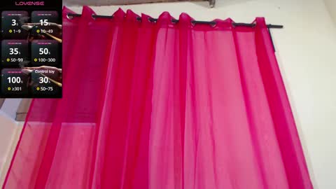 Snapshot of rominafiorre chatting on 02-14-25, 11:42 Romina Fiore online show from 02-14-25, 11:42