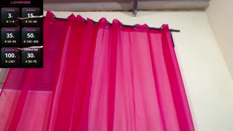 Snapshot of rominafiorre chatting on 02-15-25, 02:58 Romina Fiore online show from 02-15-25, 02:58