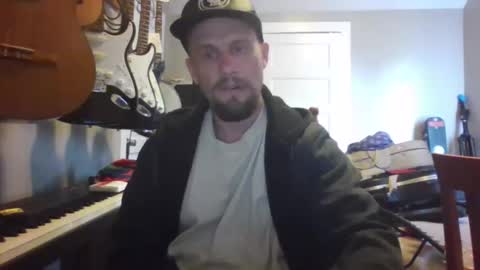 Snapshot of ronniejohnston13 chatting on 05-22-26, 11:32 ronniejohnston13 online show from 05-22-26, 11:32