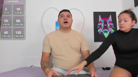 Snapshot of rooxxyy_ chatting on 11-12-25, 12:22 online show from 11-12-25, 12:22