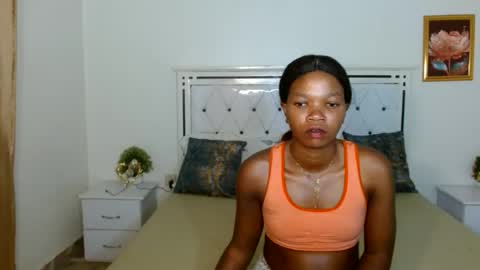 Snapshot of rorennah chatting on 06-17-26, 05:03 Rorenah online show from 06-17-26, 05:03
