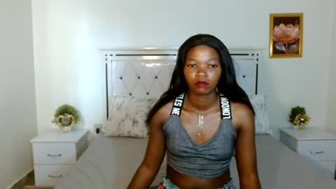 Snapshot of rorennah chatting on 06-20-26, 06:27 Rorenah online show from 06-20-26, 06:27