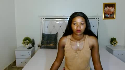 Snapshot of rorennah chatting on 06-24-26, 07:02 Rorenah online show from 06-24-26, 07:02