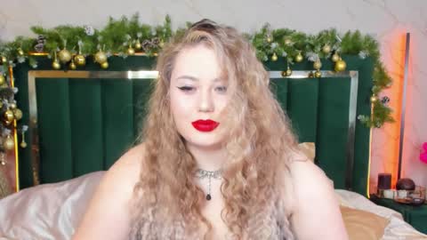 Snapshot of rosa1ia chatting on 01-11-26, 12:54 Chloe online show from 01-11-26, 12:54