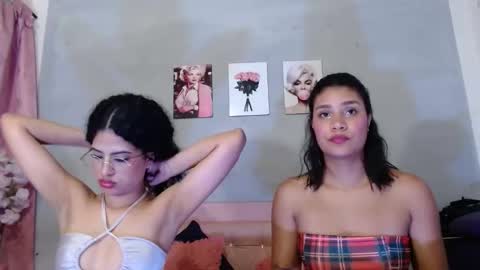 rosa_woolf online show from 12-18-25, 04:46