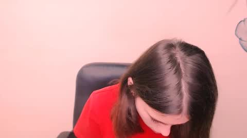 Snapshot of rosalais_ chatting on 10-14-25, 06:47 Rose online show from 10-14-25, 06:47