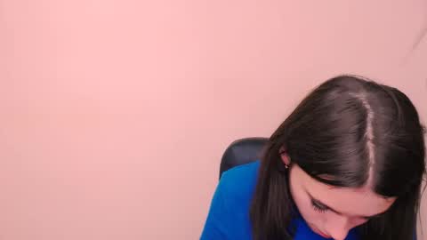 Snapshot of rosalais_ chatting on 10-23-25, 07:18 Rose online show from 10-23-25, 07:18