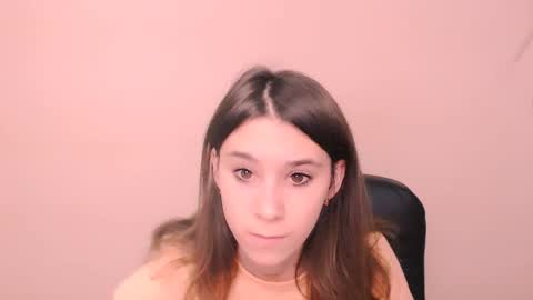 Snapshot of rosalais_ chatting on 10-24-25, 06:32 Rose online show from 10-24-25, 06:32