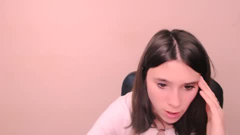 Snapshot of rosalais_ chatting on 10-31-25, 07:53 Rose online show from 10-31-25, 07:53