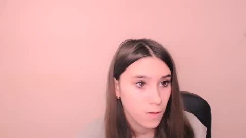 Snapshot of rosalais_ chatting on 11-01-25, 07:10 Rose online show from 11-01-25, 07:10