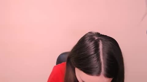 Snapshot of rosalais_ chatting on 11-05-25, 08:14 Rose online show from 11-05-25, 08:14