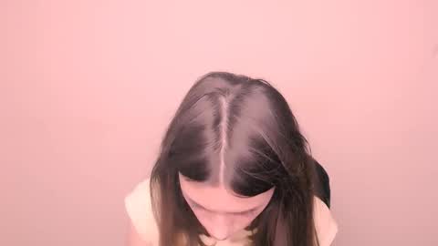 Snapshot of rosalais_ chatting on 11-06-25, 08:15 Rose online show from 11-06-25, 08:15