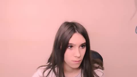 Snapshot of rosalais_ chatting on 11-11-25, 07:52 Rose online show from 11-11-25, 07:52