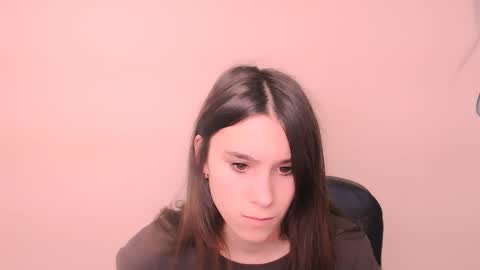 Snapshot of rosalais_ chatting on 11-14-25, 08:02 Rose online show from 11-14-25, 08:02