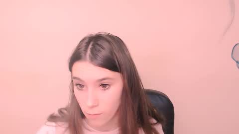 Snapshot of rosalais_ chatting on 11-26-25, 08:26 Rose online show from 11-26-25, 08:26