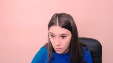 Snapshot of rosalais_ chatting on 12-03-25, 07:27 Rose online show from 12-03-25, 07:27