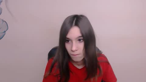 Snapshot of rosalais_ chatting on 12-16-25, 07:35 Rose online show from 12-16-25, 07:35