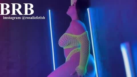 Snapshot of rosaliefetish chatting on 10-25-25, 06:46 Rosalie online show from 10-25-25, 06:46