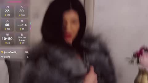 Snapshot of rosalienorman chatting on 12-18-25, 06:47 Rosalie online show from 12-18-25, 06:47