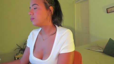 Rosalia online show from 11-22-25, 06:51